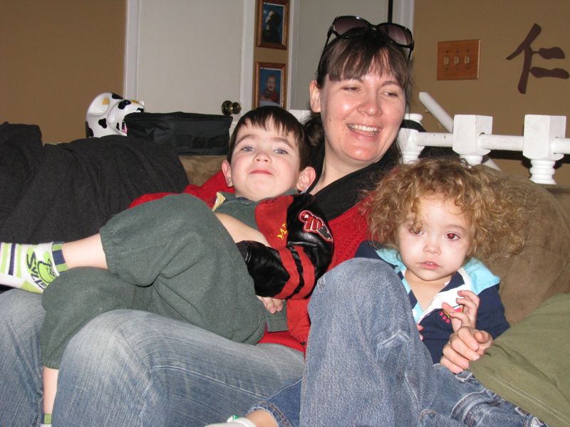 sara_and_kids_001