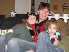 sara_and_kids_001